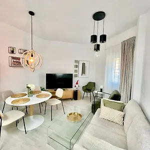 Historical Centre! Private Terrace & Gym-near Public Parking Apartment Malaga